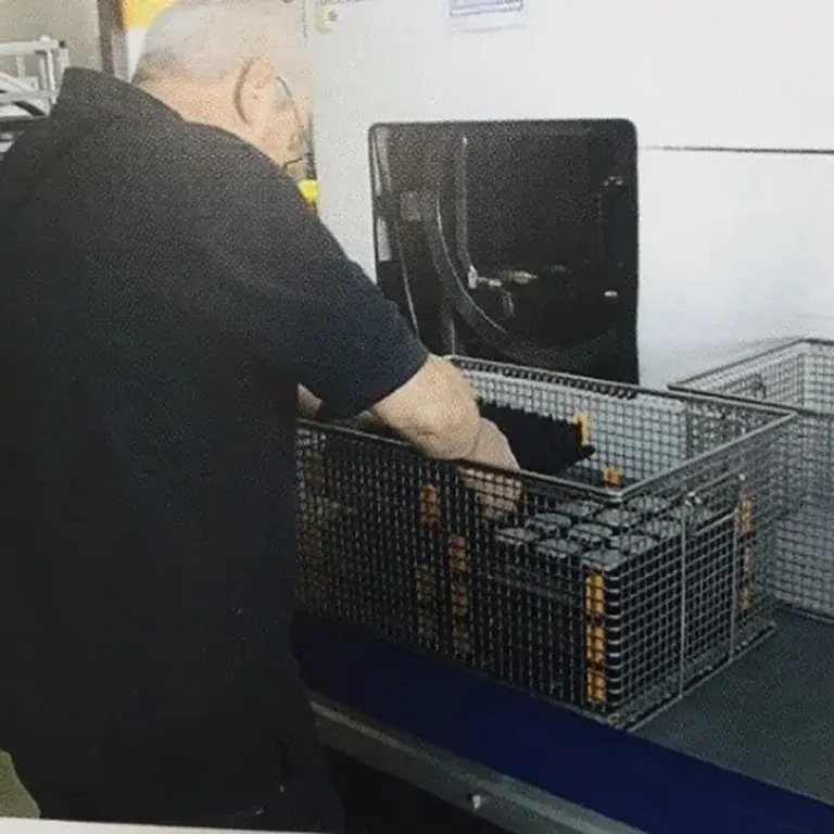 Пластиковые разделители и держатели деталей